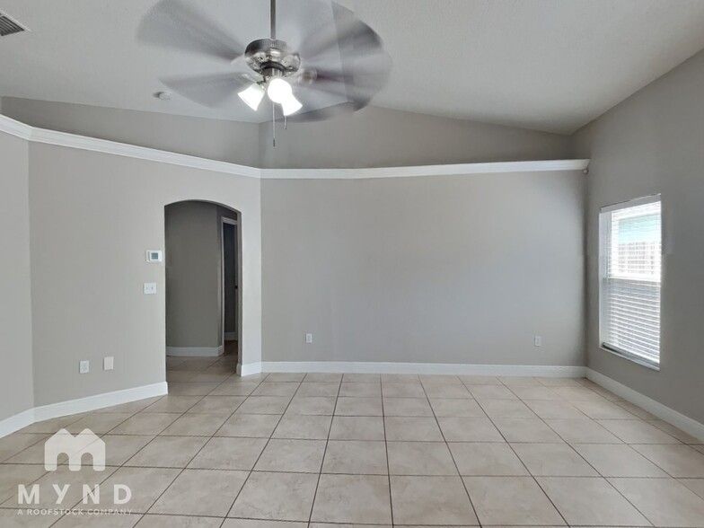 Building Photo - 233 Briar Bay Cir