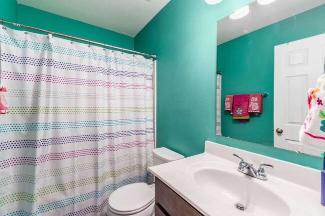 Private Bath - 204 Kohler St