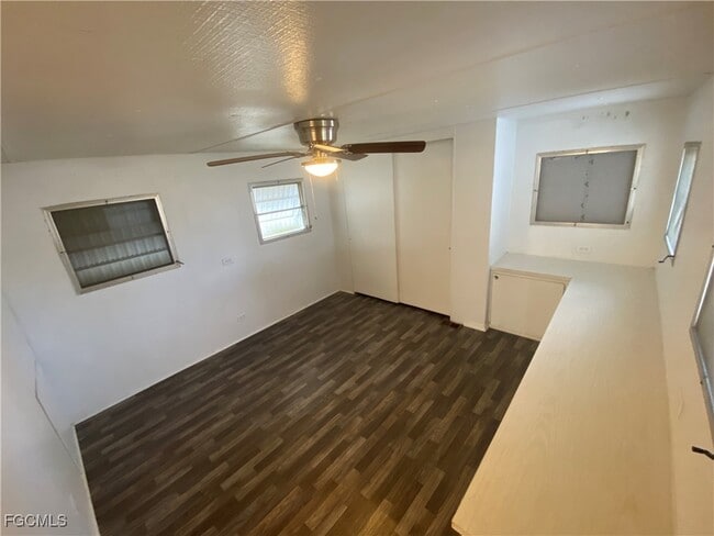 Building Photo - 139 Amber Ave