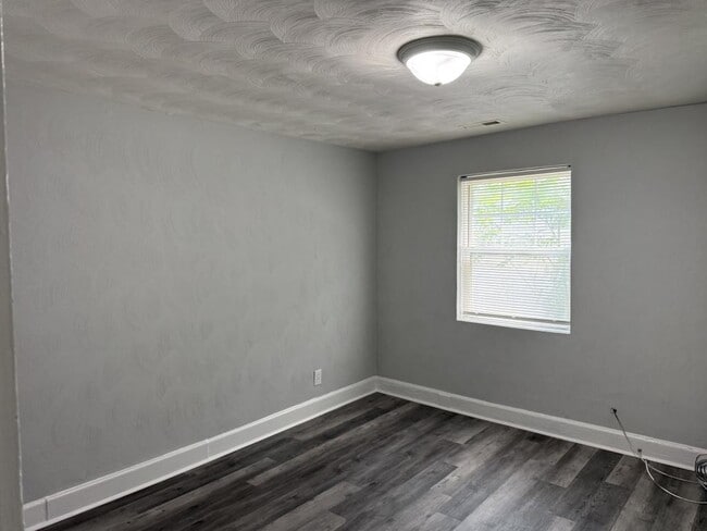 Building Photo - 1033 Mapole Ave