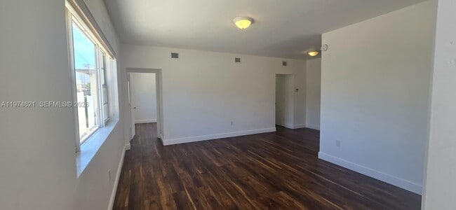 Building Photo - 8430 Harding Ave