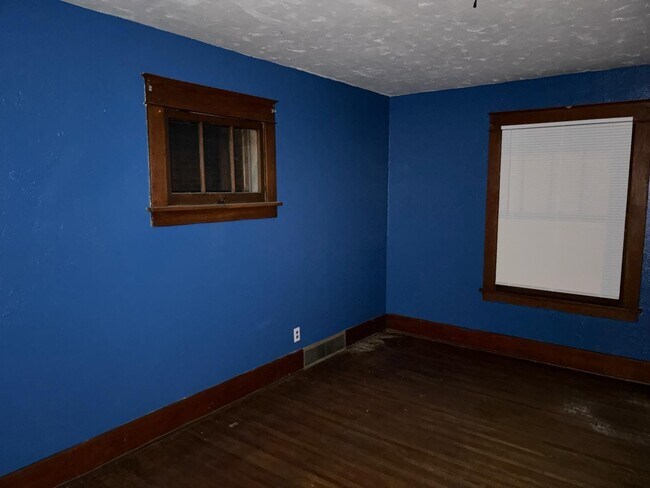 Building Photo - 2743 Niagara St