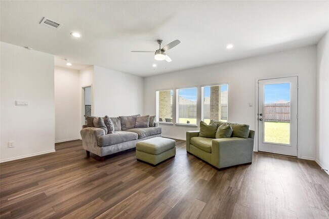 Building Photo - 4985 Blue Beetle Rdg Dr