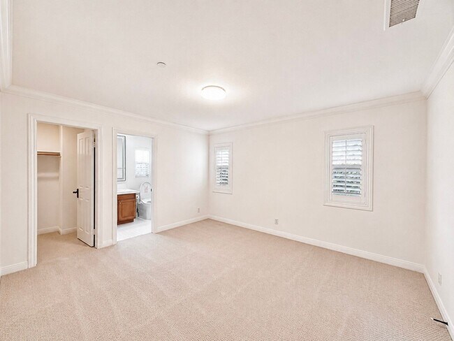 Building Photo - Luxury Living in Irvine's Prestigious Turtle Ridge