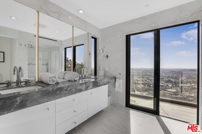 Building Photo - 1600 Marlay Dr