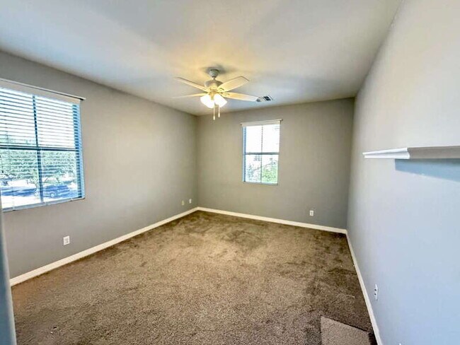 Building Photo - 6250 S Rochester Dr
