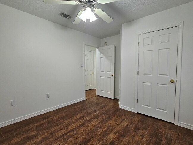 Building Photo - 6381 Havenmist Ln