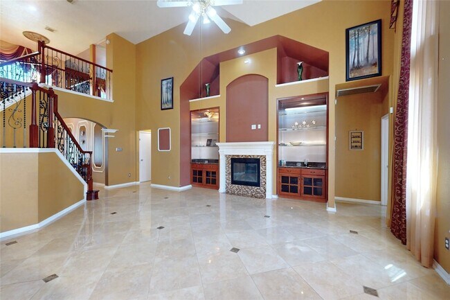 Building Photo - 4834 Zachary Ln