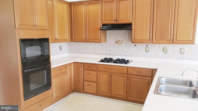 Building Photo - 14 Hayworth Cir
