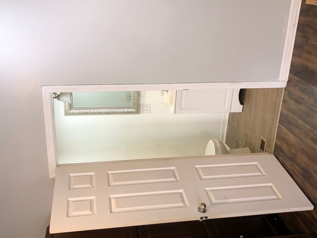 Building Photo - 1014 W 19th St