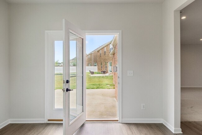 Building Photo - 308 Grassy Glen Dr