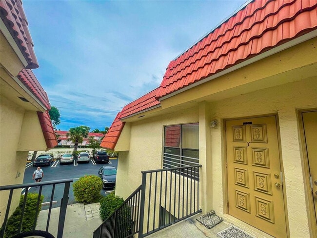 Building Photo - 11108 Royal Palm Blvd