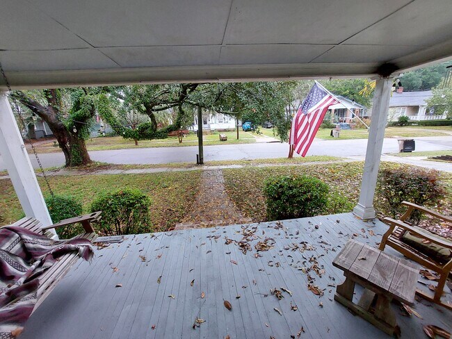 Front - 79 S Lafayette St