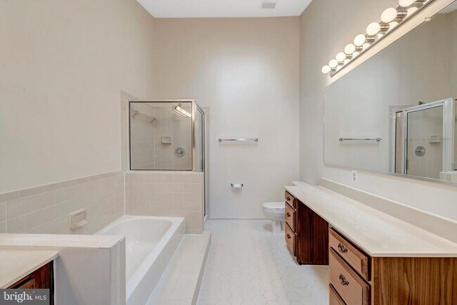 Building Photo - 5964 Norham Dr