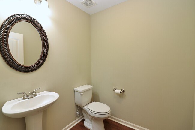 Building Photo - Spacious 4-Bedroom Home with Fireplace in Fayetteville, NC - A Must-See Rental Property!