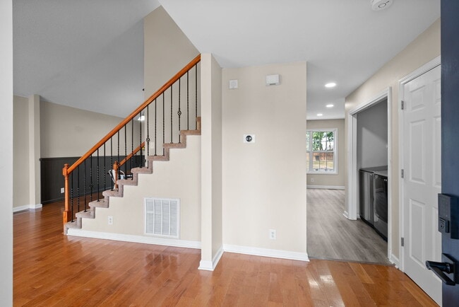 Building Photo - 1333 Abigail Ct