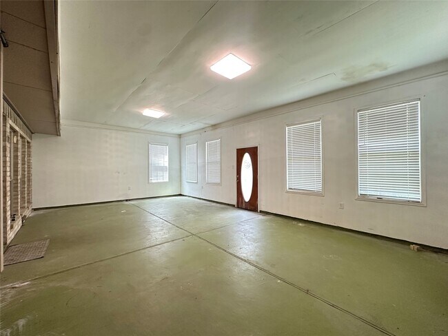 Building Photo - 3306 Kempwood Dr