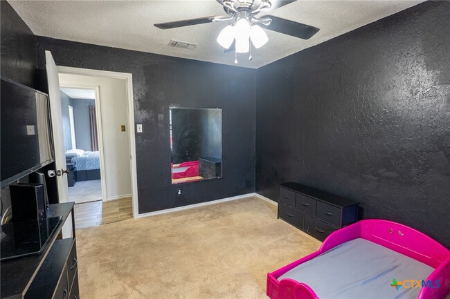 Building Photo - 1306 Ruiz Dr
