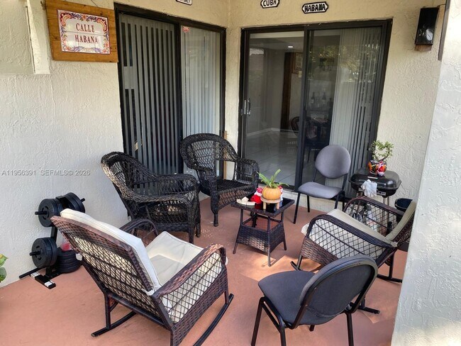 Building Photo - 9070 SW 125th Ave