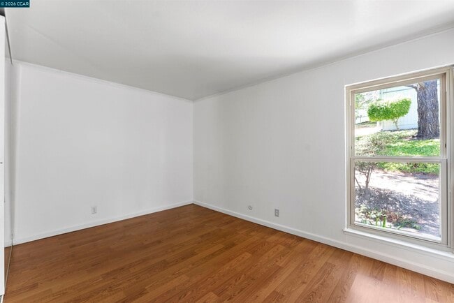 Building Photo - 2091 Ascot Dr