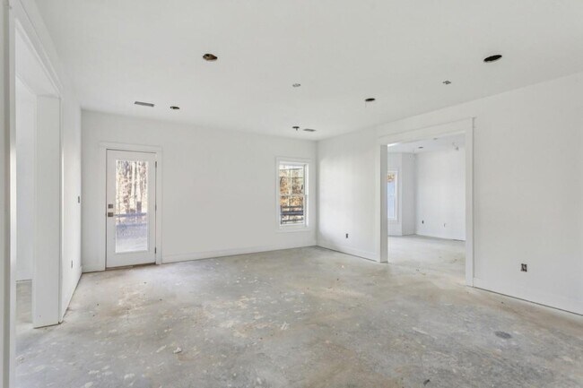 Building Photo - 3346 Kenyon Creek Dr NW