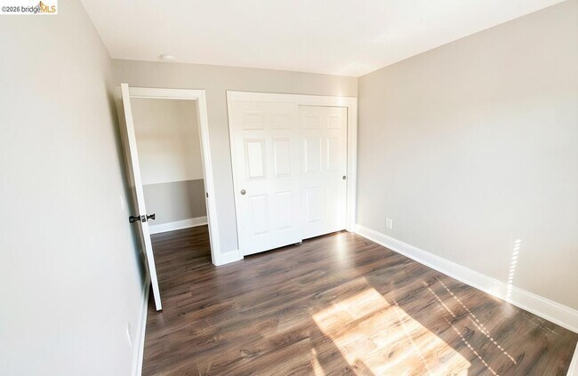 Building Photo - 2413 Santa Cruz Ct