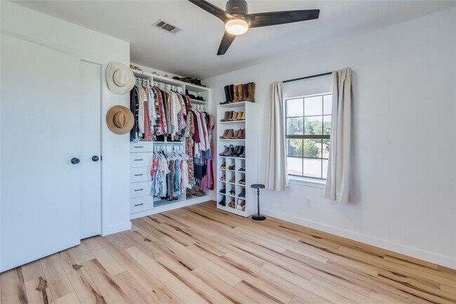 Building Photo - 631 Harmon Hills Cove