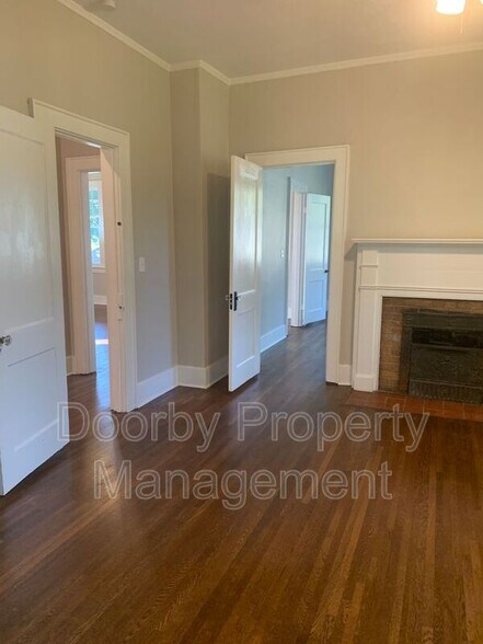 Building Photo - 2300 Elmendorf St