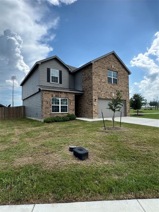 Building Photo - 18641 Quiet Range Dr