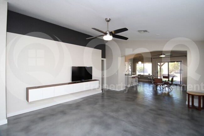 Building Photo - 15844 W Papago St