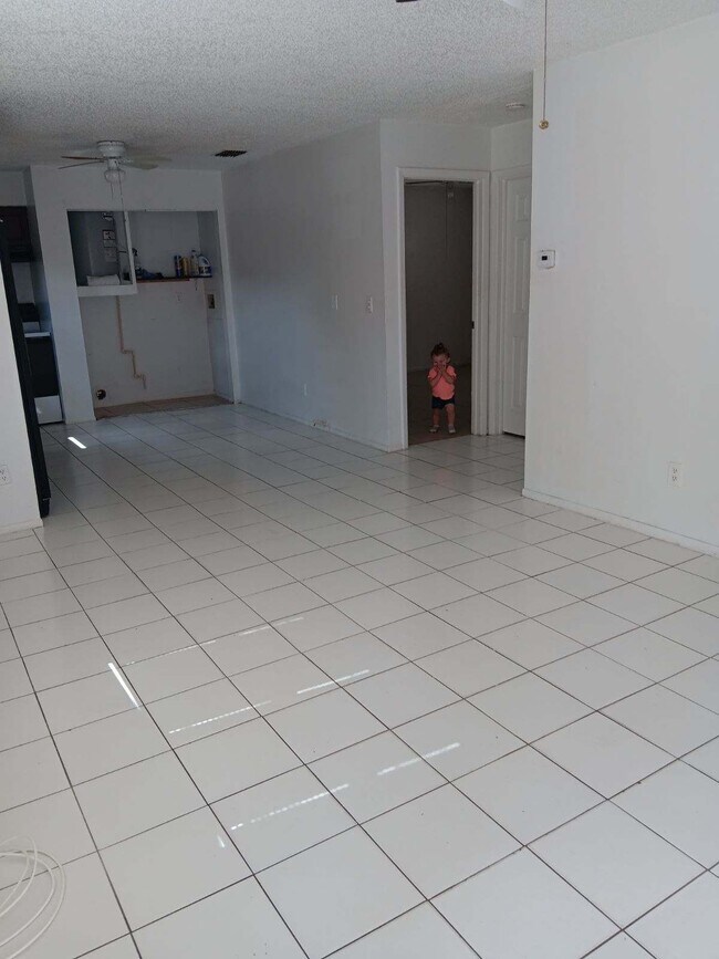 Building Photo - 5849 Crestmont St