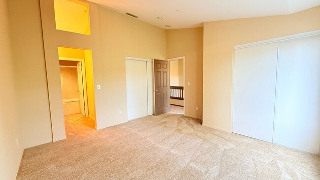 Building Photo - Beautiful 3BD/2.5BA, Multi-Level Townhome in the Shadowhawk Community in Danville- Available NOW!