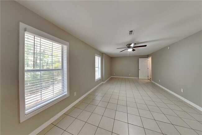 Building Photo - 2020 Hunters Trail Dr