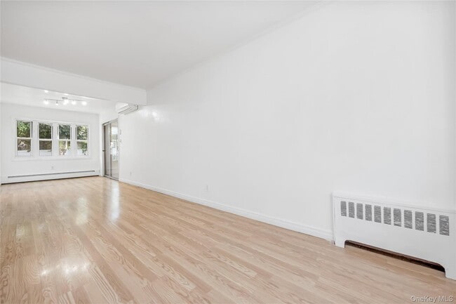Building Photo - 63 I U Willets Rd