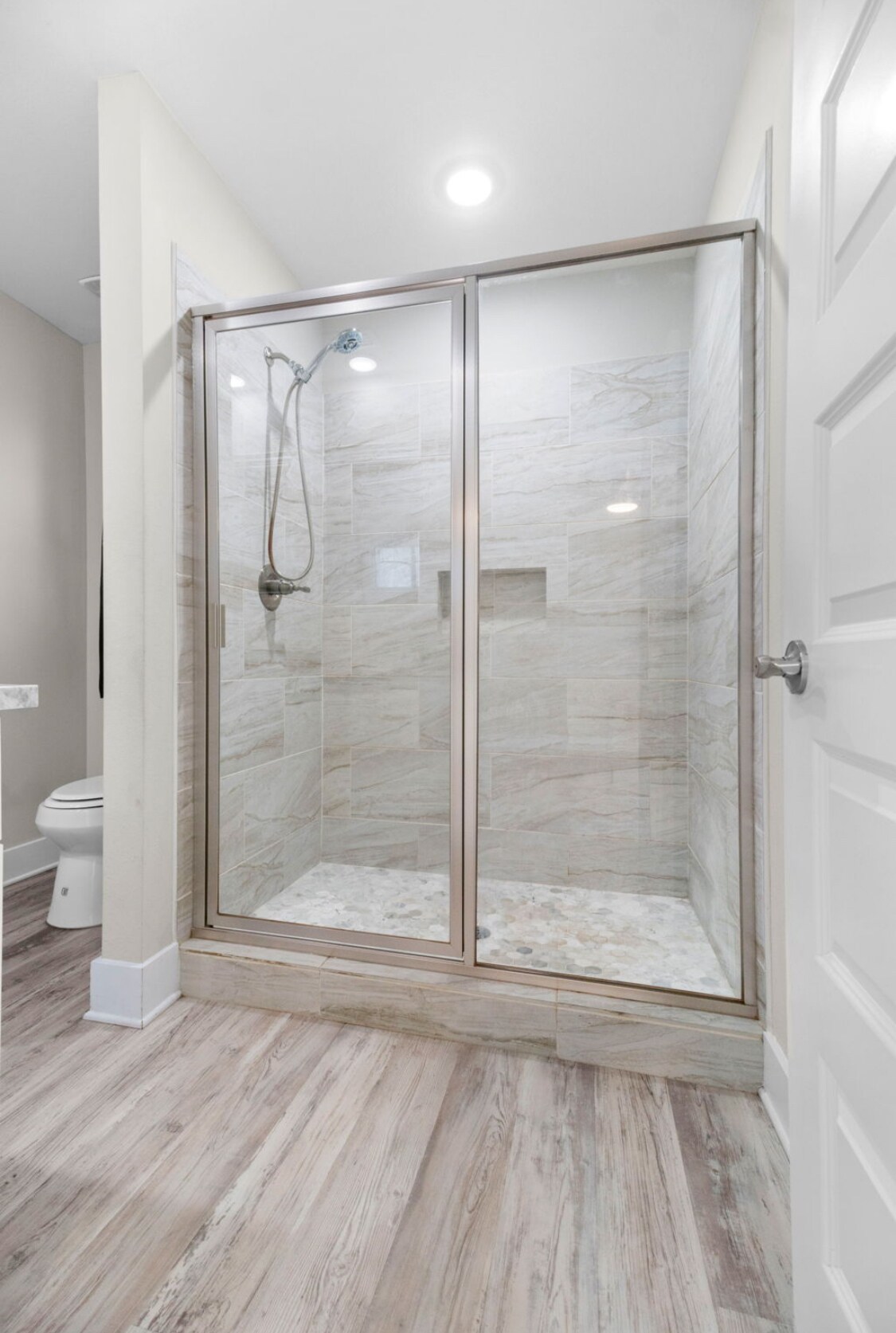 Building Photo - 13050 Hartung Ave