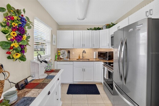 Building Photo - 202 Bedford St