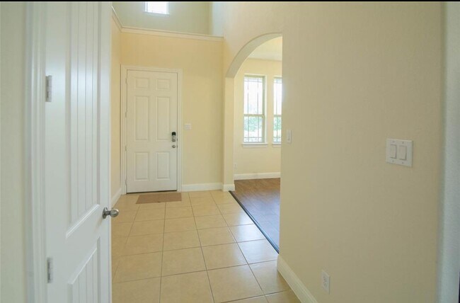 Building Photo - 1327 Graham Trace Ln