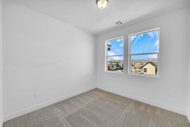 Building Photo - Desert Color Delight!