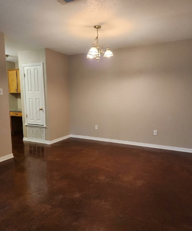 Building Photo - 1606 Libby Ln