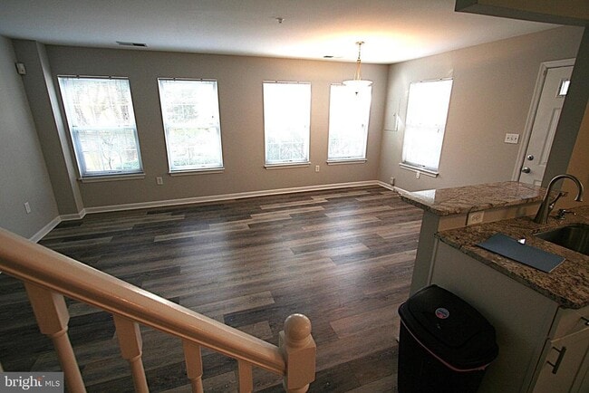 Building Photo - 6233 Sandpiper Ct