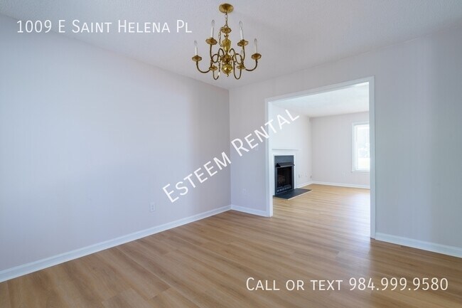 Building Photo - 1009 E St Helena Pl