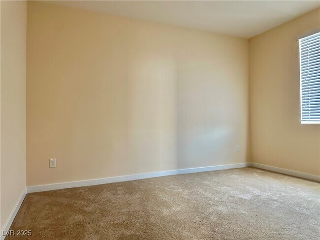 Building Photo - 10334 Kesington Dr