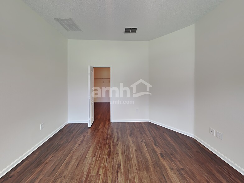 Building Photo - 2842 Woodstone Dr