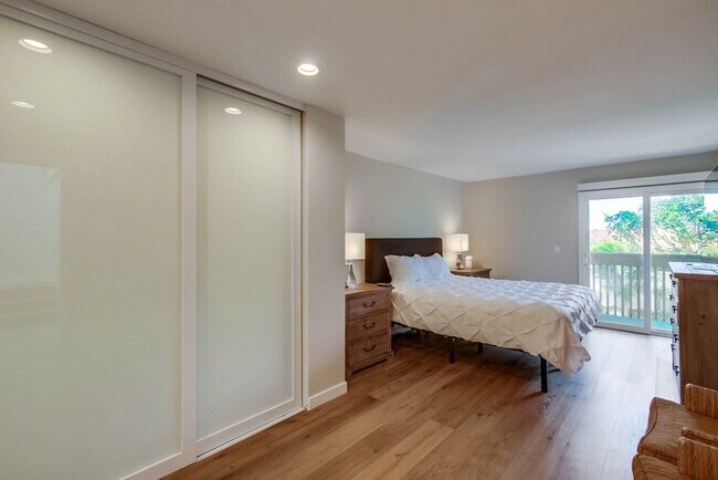 Building Photo - 450 S Sierra Ave