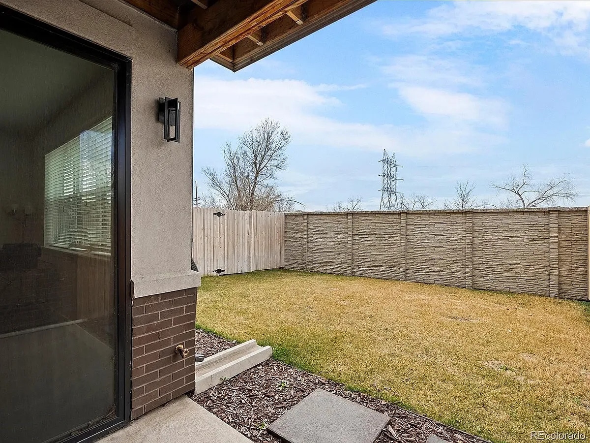 Building Photo - 5469 S Curtice St