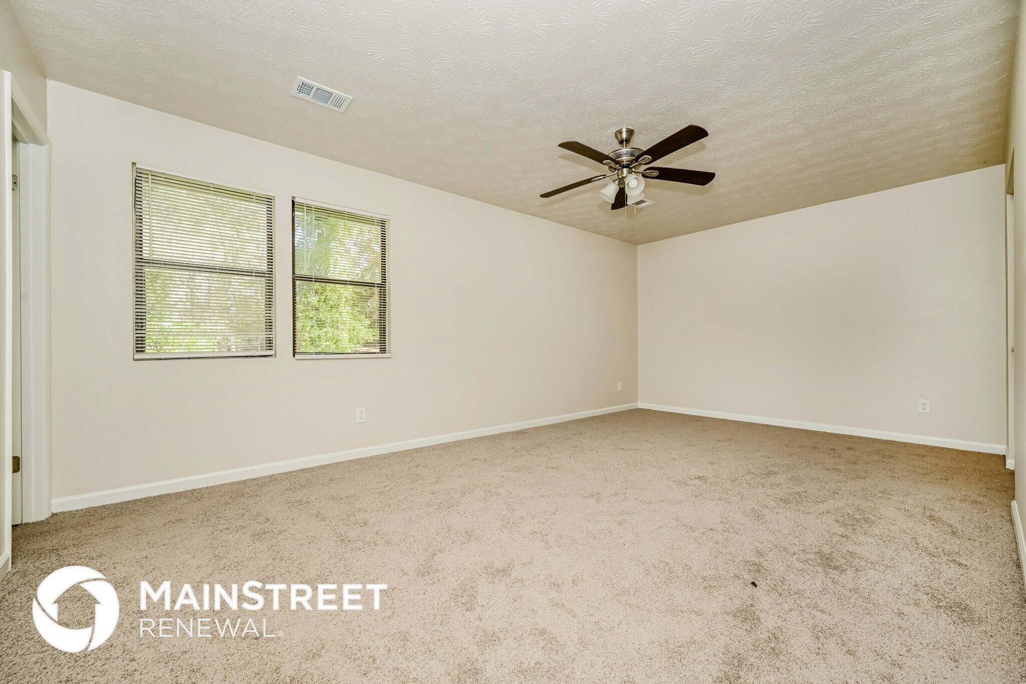 Building Photo - 4276 Old Lake Dr