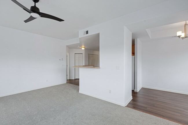 Building Photo - NEWLY REMODELED 2 BEDROOM 2 BATH CONDO