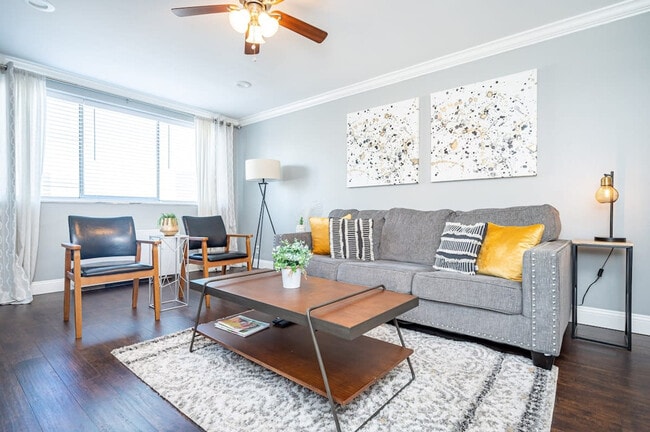 Primary Photo - 215 Piedmont Ave NE