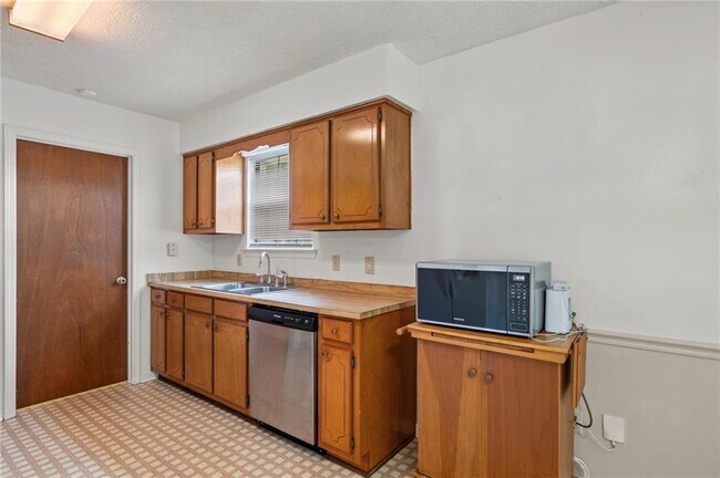 Building Photo - 5095 W Celtic Dr