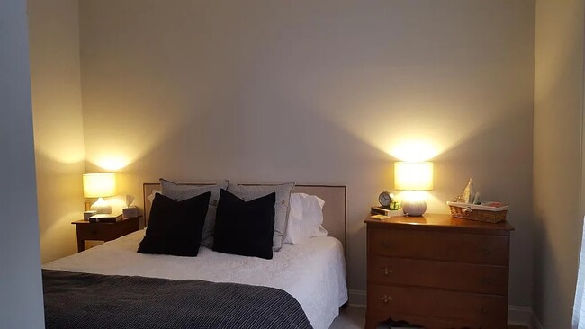 Building Photo - 108 3rd St